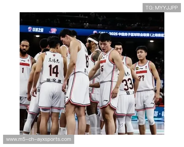 CBA球员集训备战，展现团队合作精神，cba球员训练日程