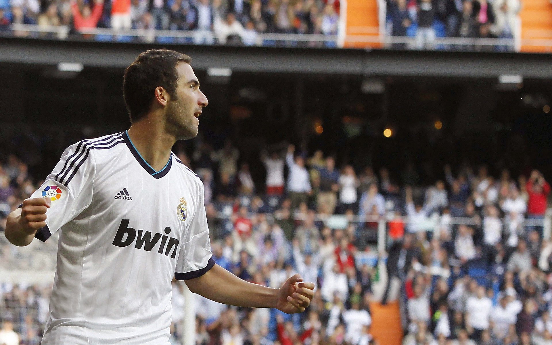 法甲攻势如潮：彩球蔚然成海，引爆全场，法甲竞猜官网